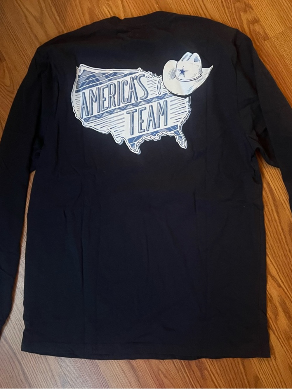 NWT womens small LJ Dallas Cowboys Long sleeve!